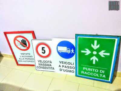 Gli altri quattro segnali fatti sparire dalla giovane